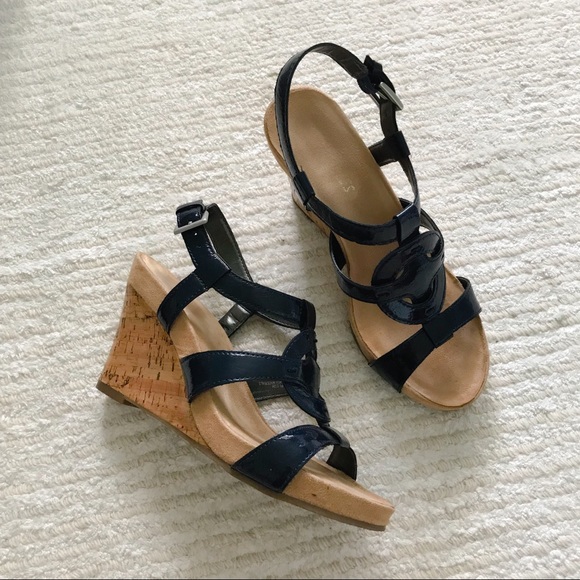 aerosoles navy sandals